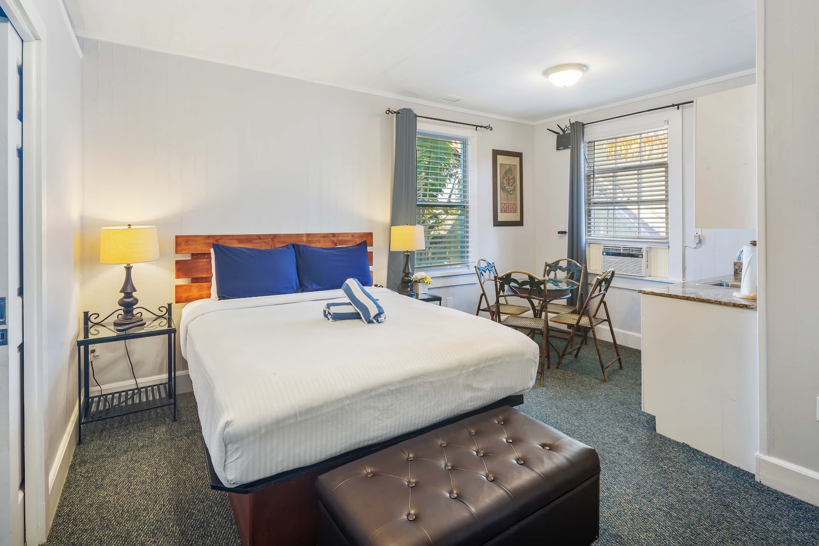 Kona Kai Oasis: clear, professional hotel room photo