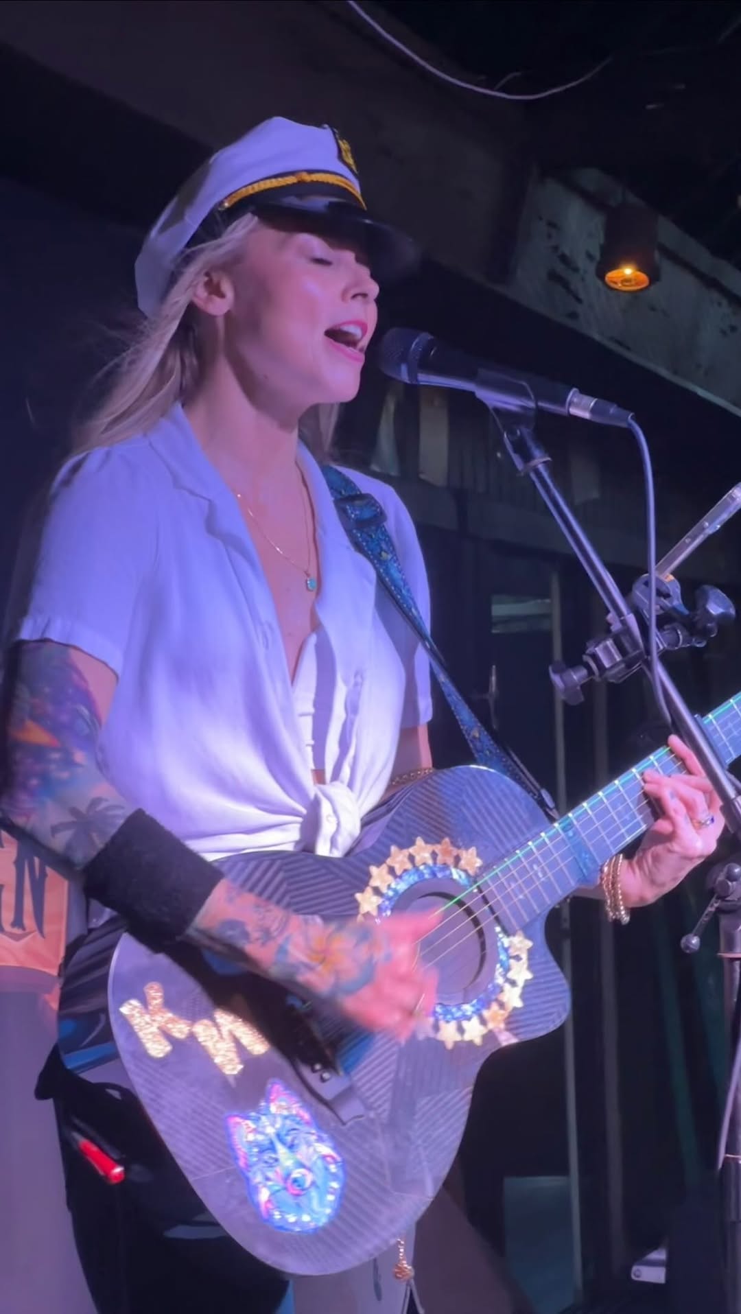 Surly Siren Saloon: live music atmosphere well