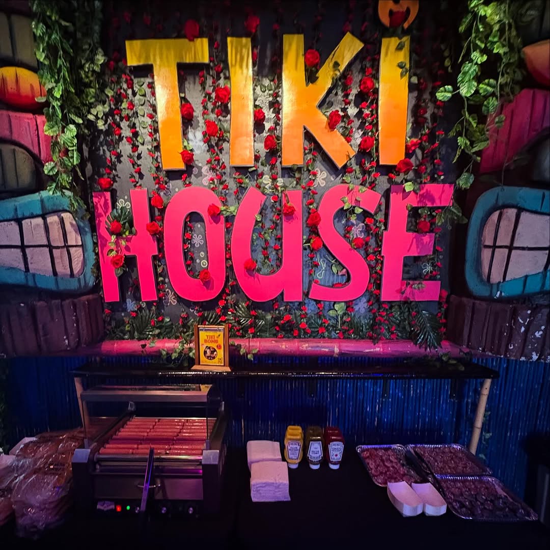Tiki House Key West: attractive branded venue interior