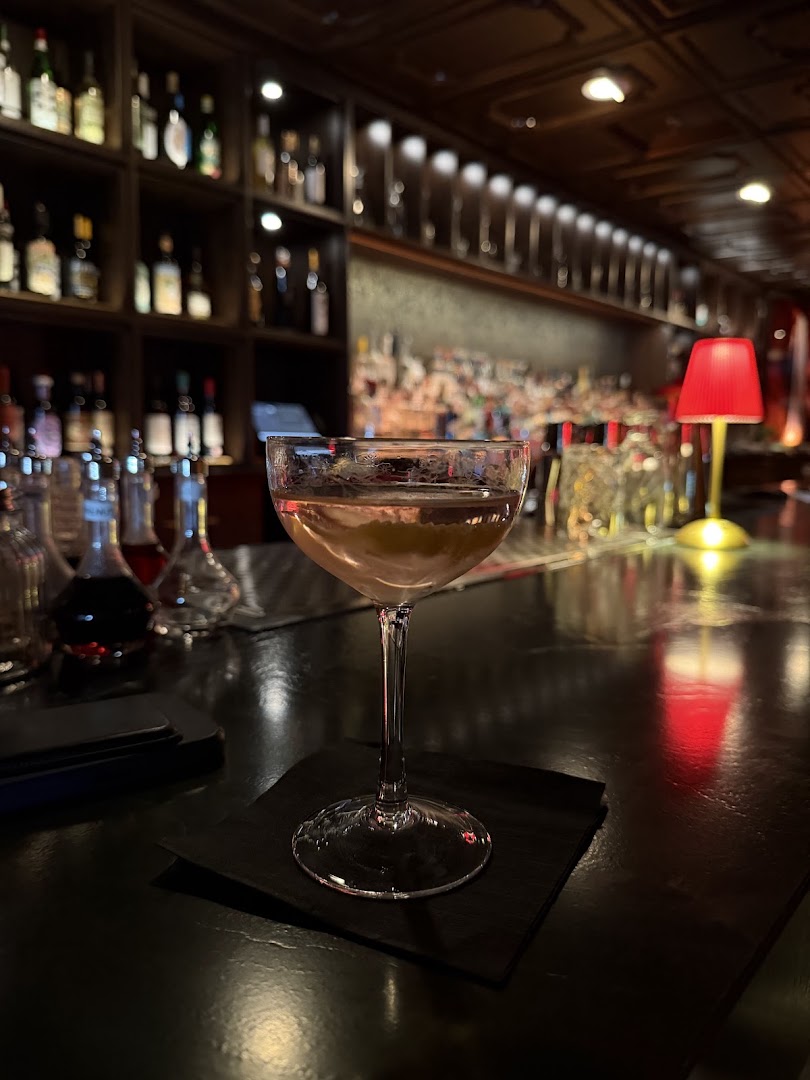 Class Cocktails & Vermuteria: professional atmospheric cocktail bar photo