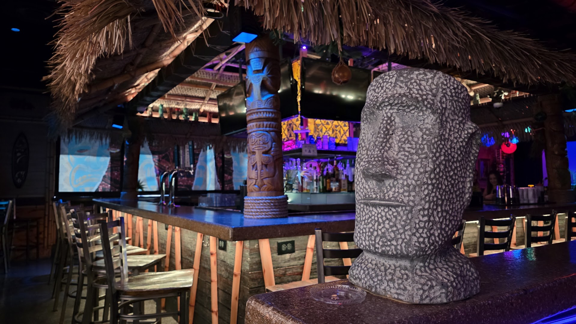 Glitter Gulch Tiki: high quality atmospheric bar interior