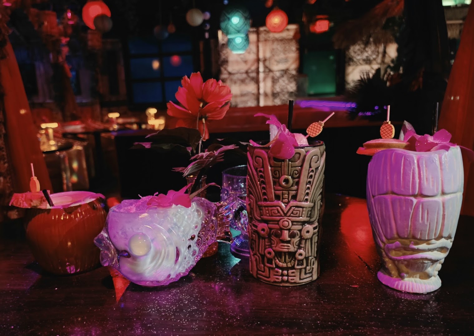 Glitter Gulch Tiki: high quality, atmospheric cocktail photo