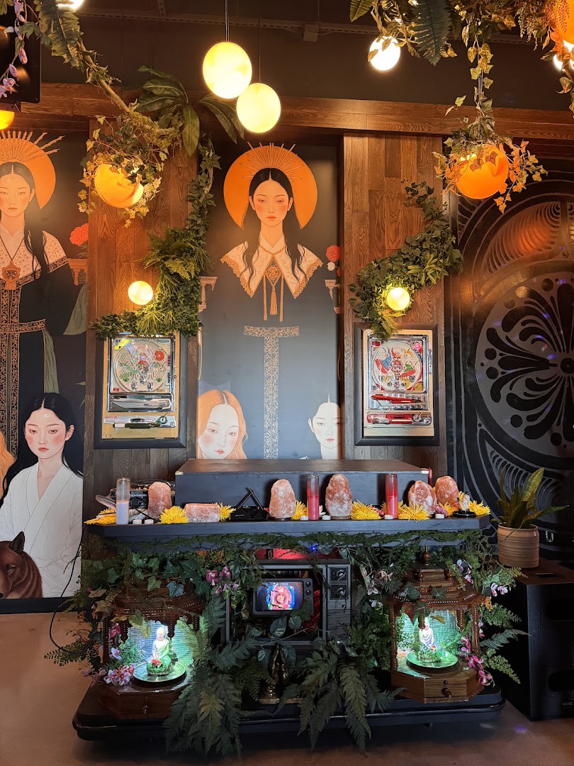 Pachi-Pachi: unique venue interior atmosphere