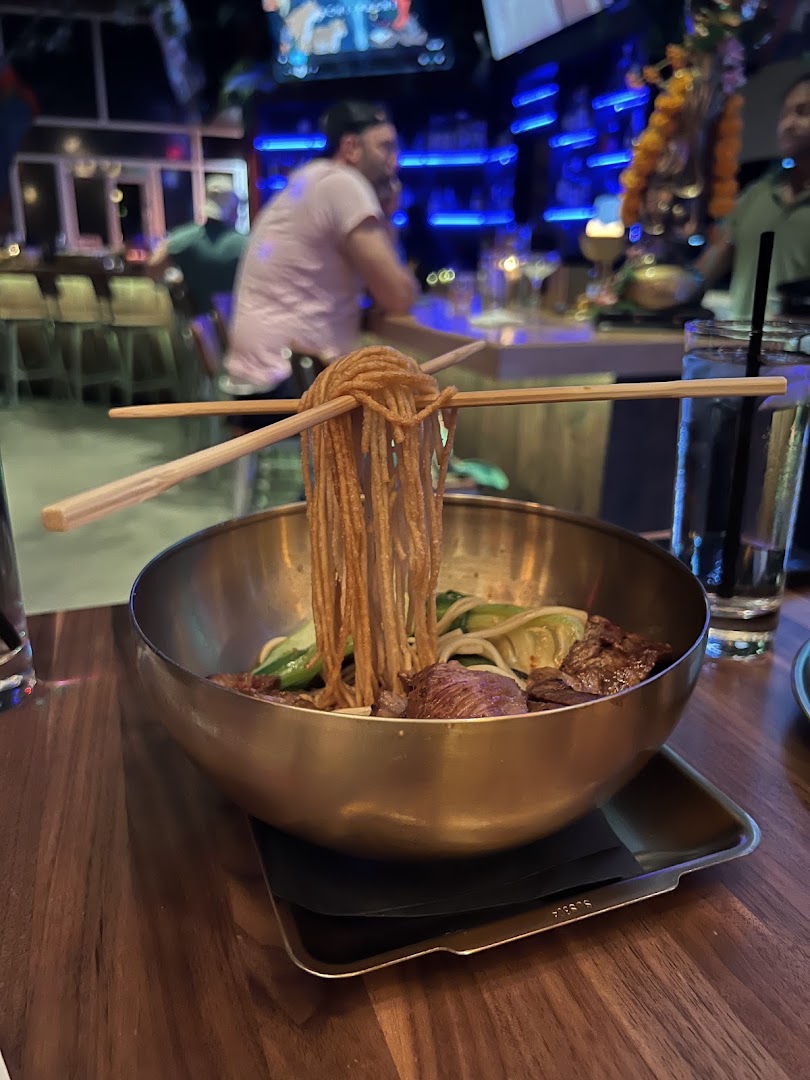Pachi-Pachi: appetizing food photo in venue