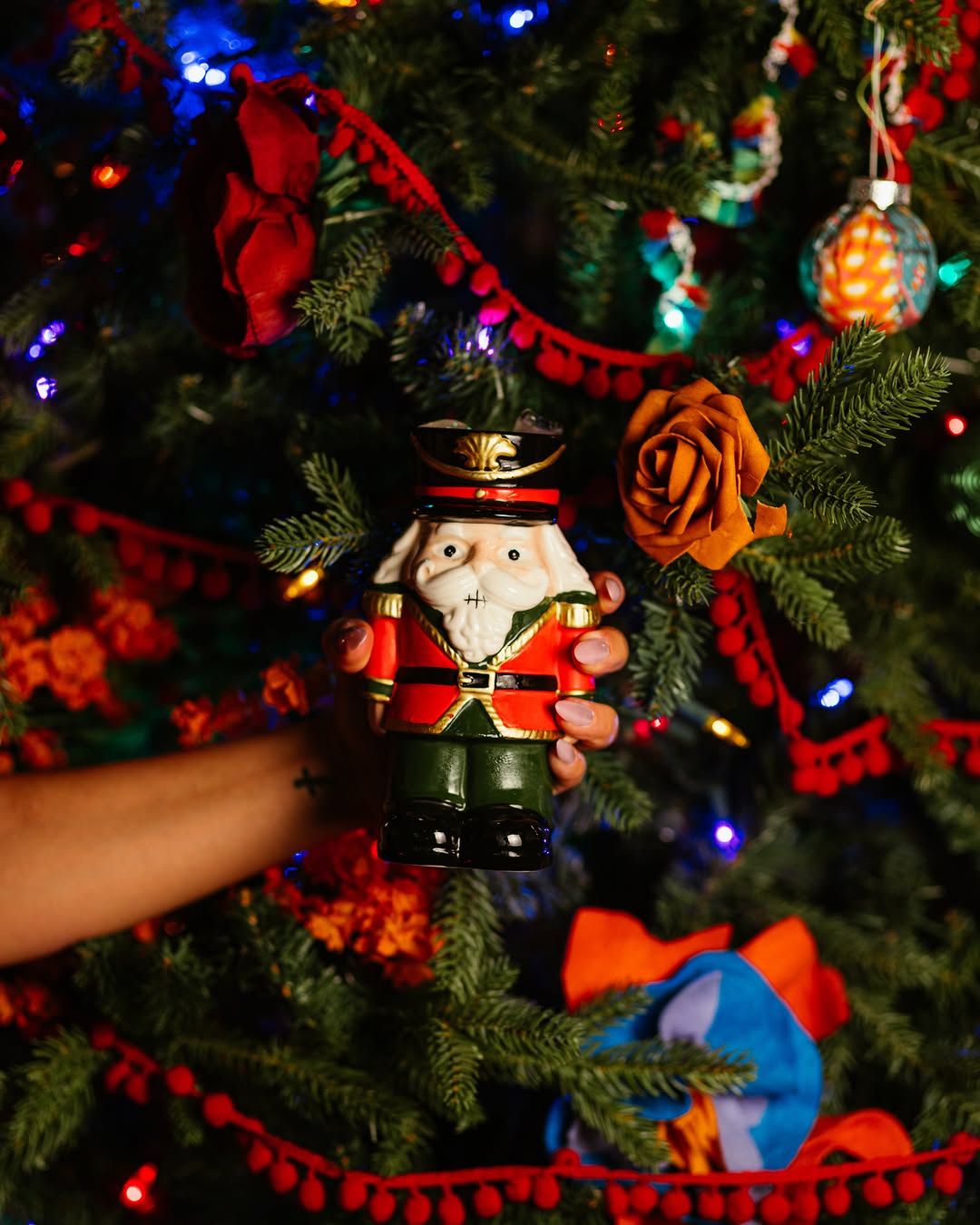 Todo Bien: festive drink photo fits bar