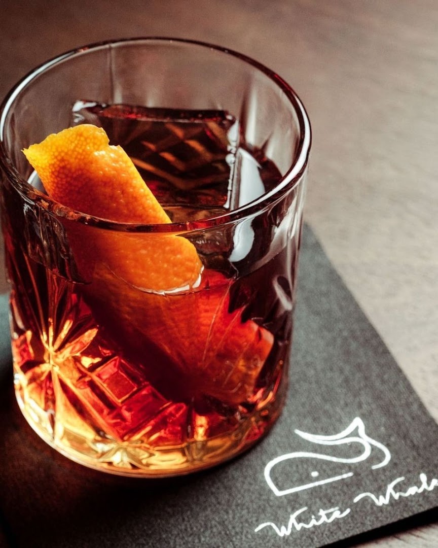 White Whale: professional, high-quality cocktail photo