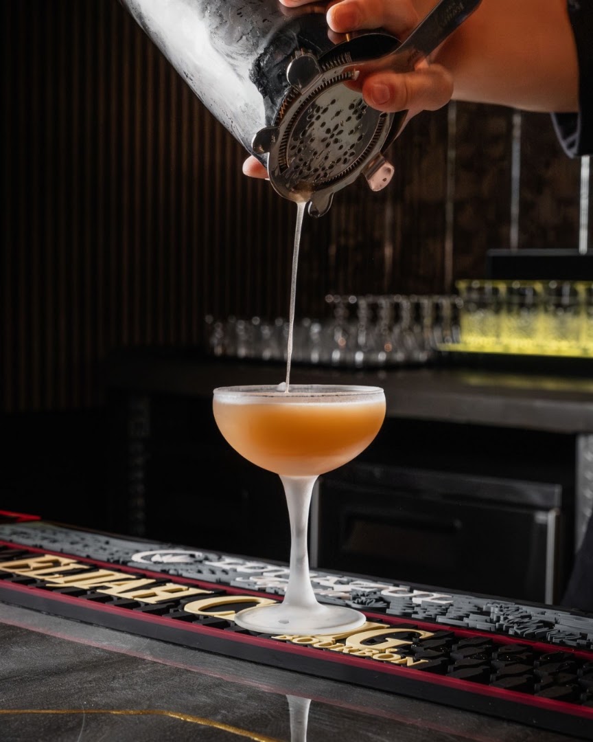 White Whale: professional high-quality cocktail pour
