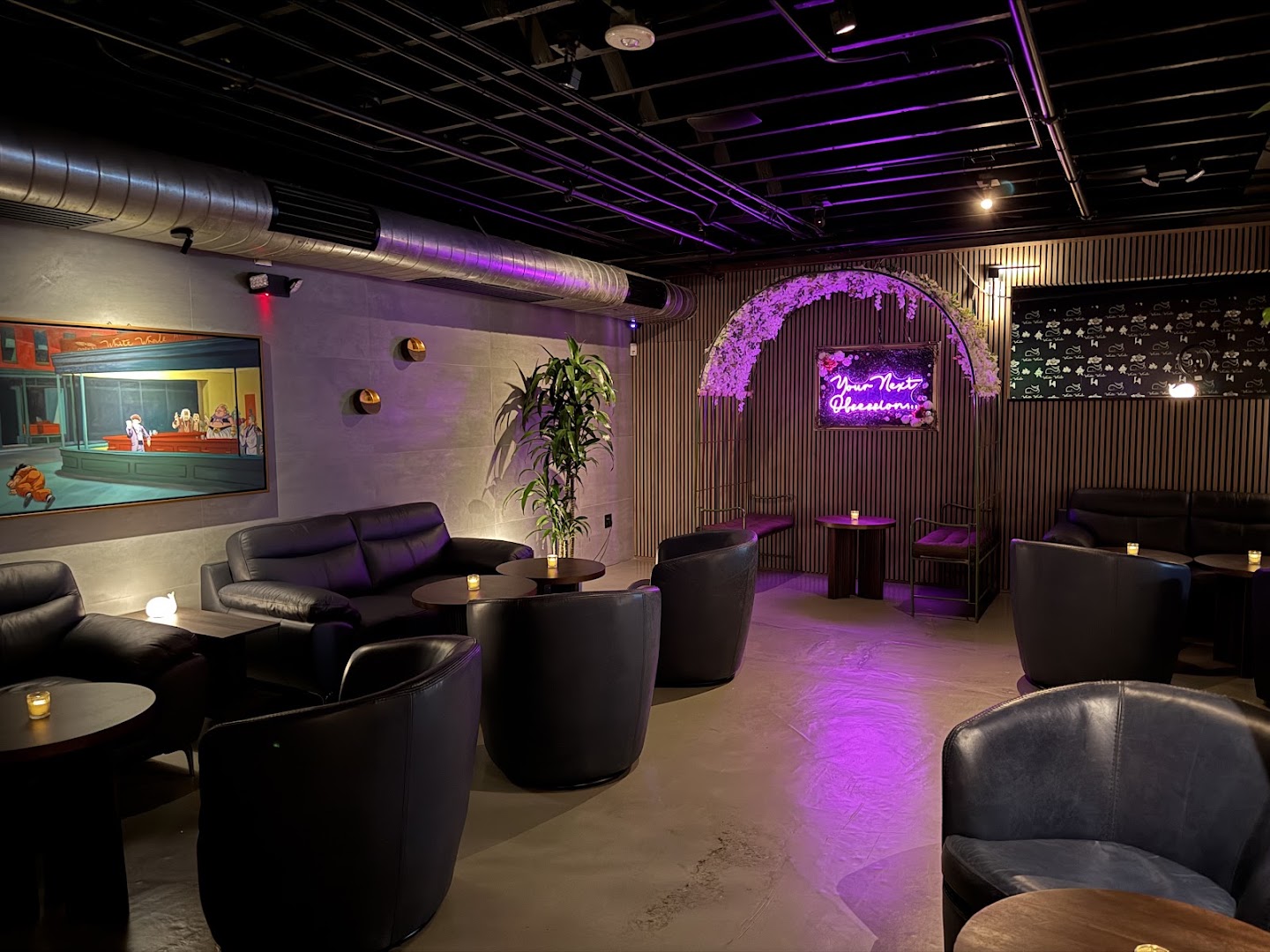 White Whale: clear, inviting interior atmosphere