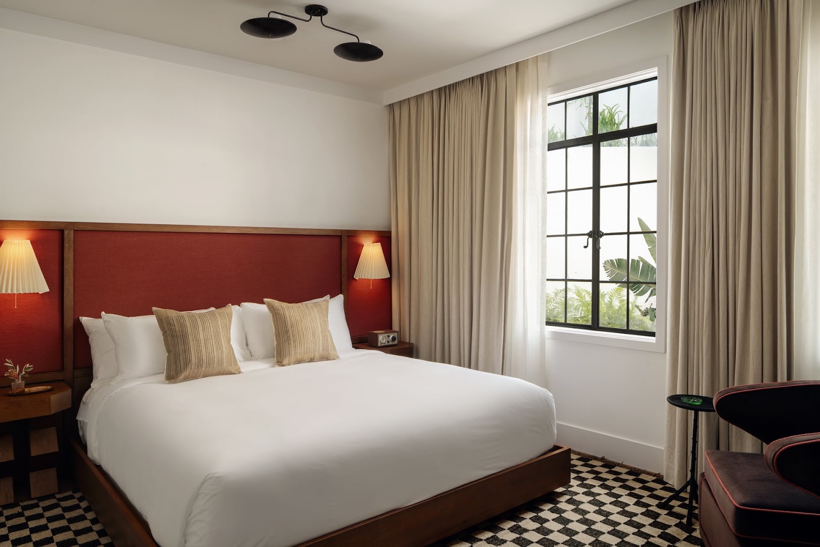 Hotel Lucile: professional photo of hotel room