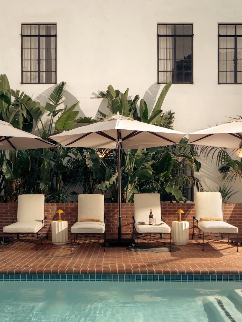 Hotel Lucile: beautiful, professional hotel pool area