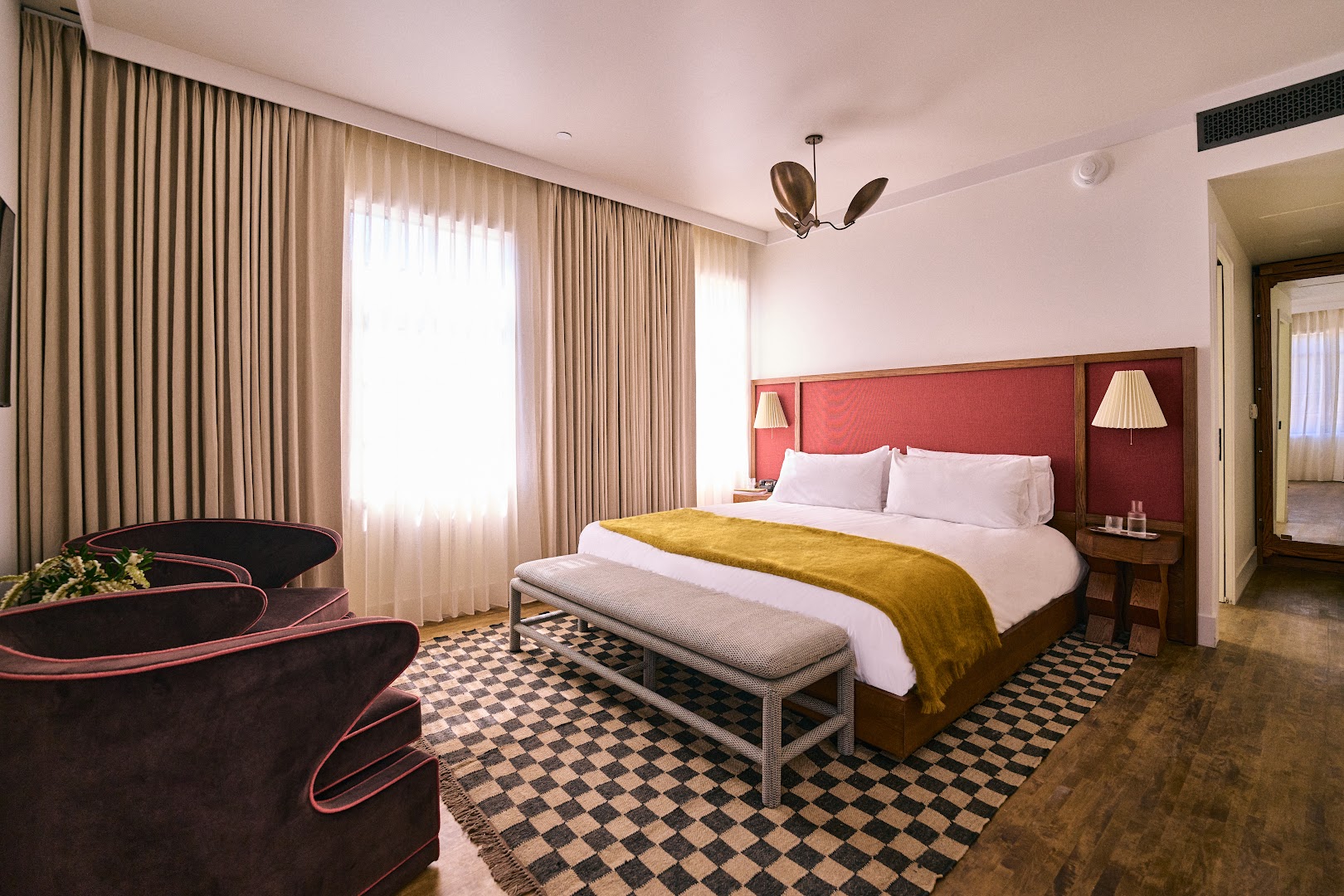 Hotel Lucile: high quality hotel room photo