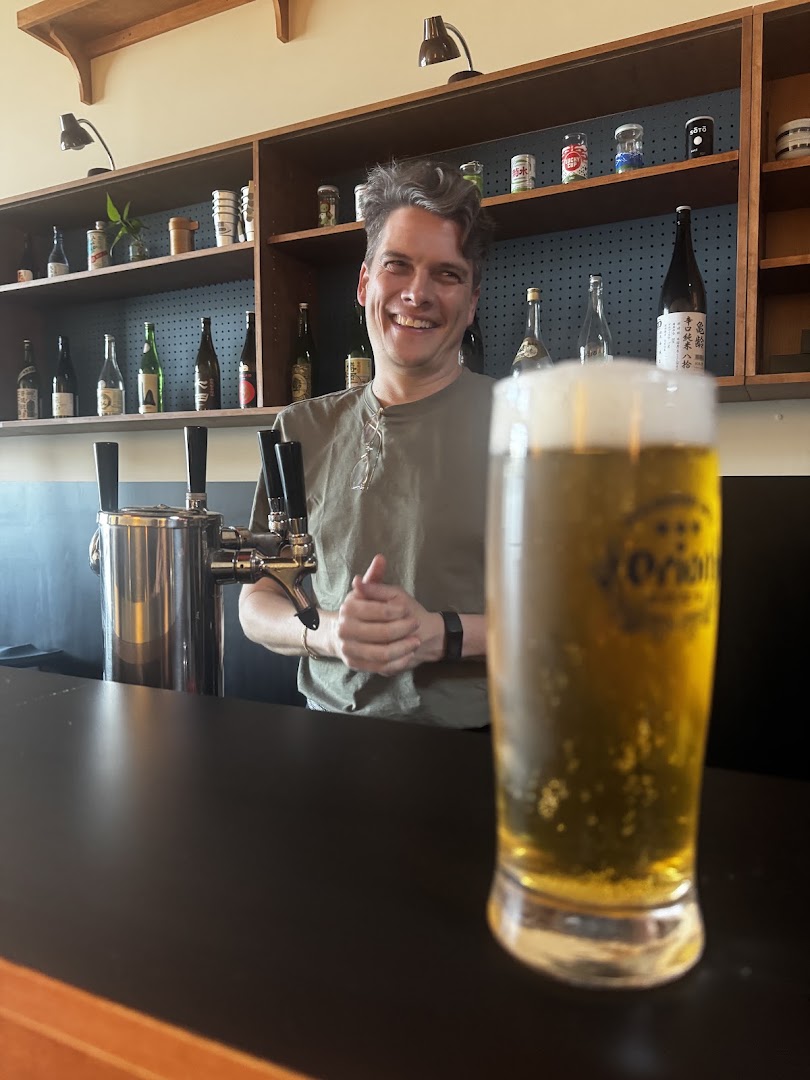 Jodo Sake Bar: friendly staff and bar atmosphere