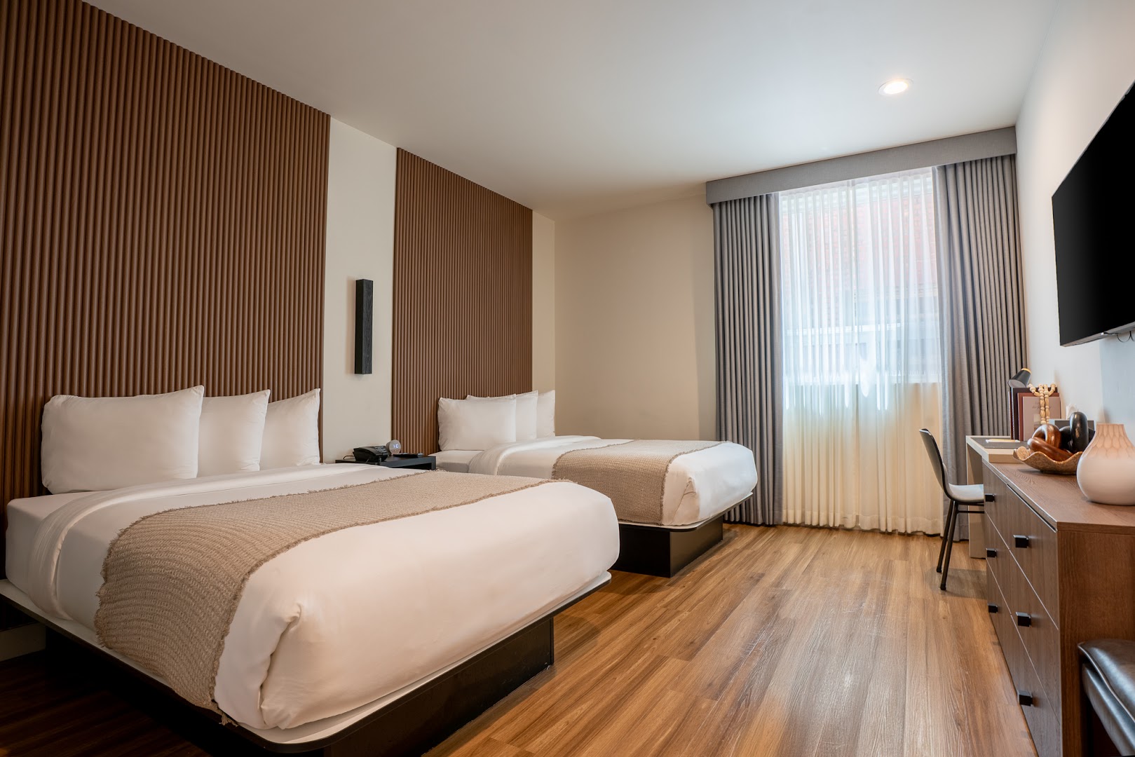 Kins Hotel: professional, clean hotel room photo