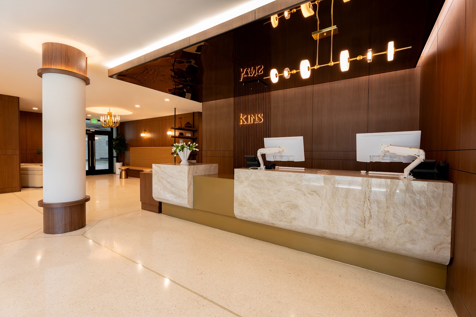 Kins Hotel: professional photo of hotel lobby