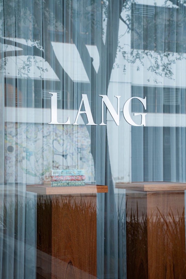 Lang: professional storefront display photo