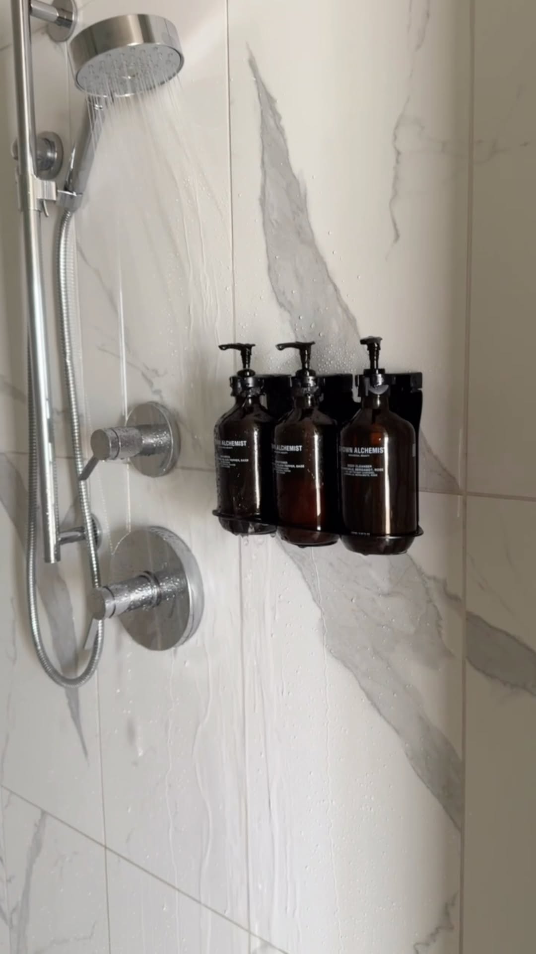 The Valorian Los Angeles: high quality hotel bathroom detail