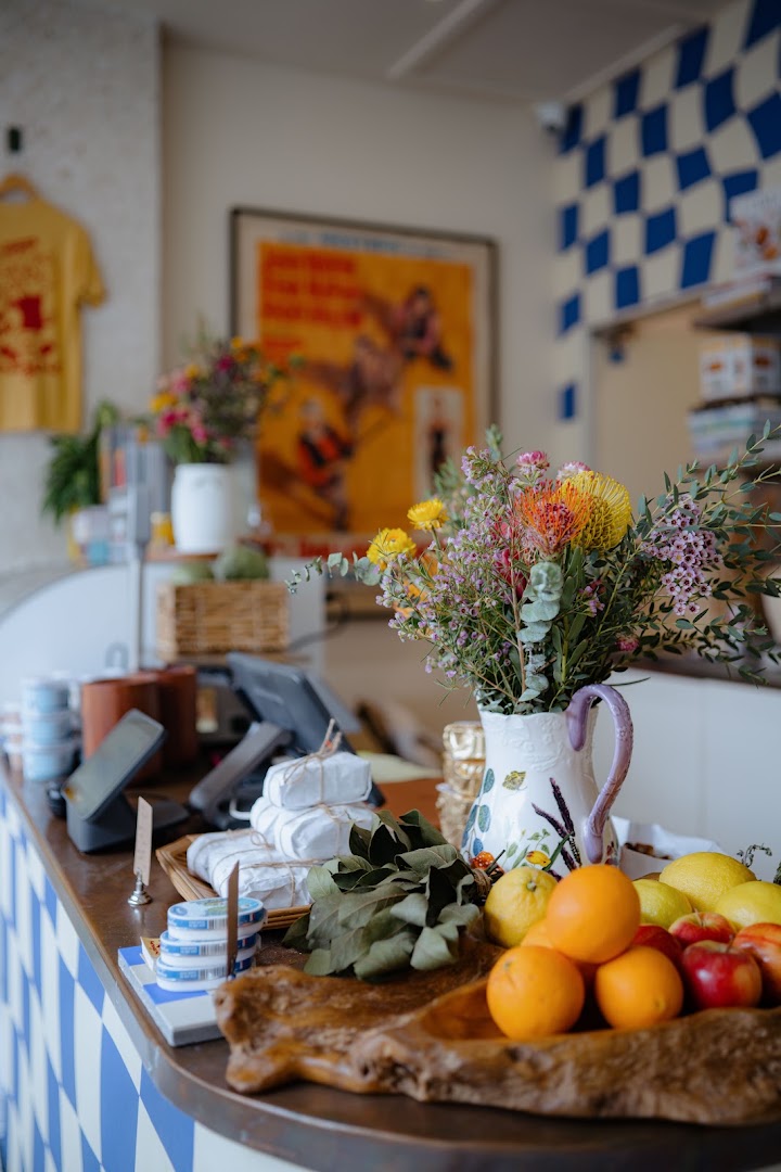Vin on Rose Fromagerie: attractive, professional interior atmosphere shot