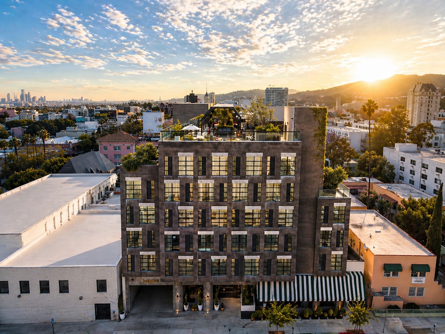 Whisky Hotel: professional exterior shot of hotel