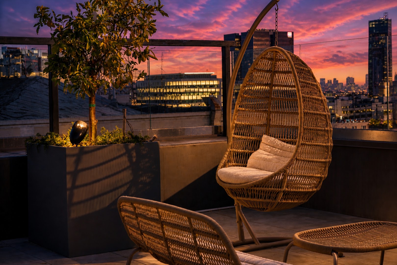 Whisky Hotel: beautiful professional hotel terrace shot