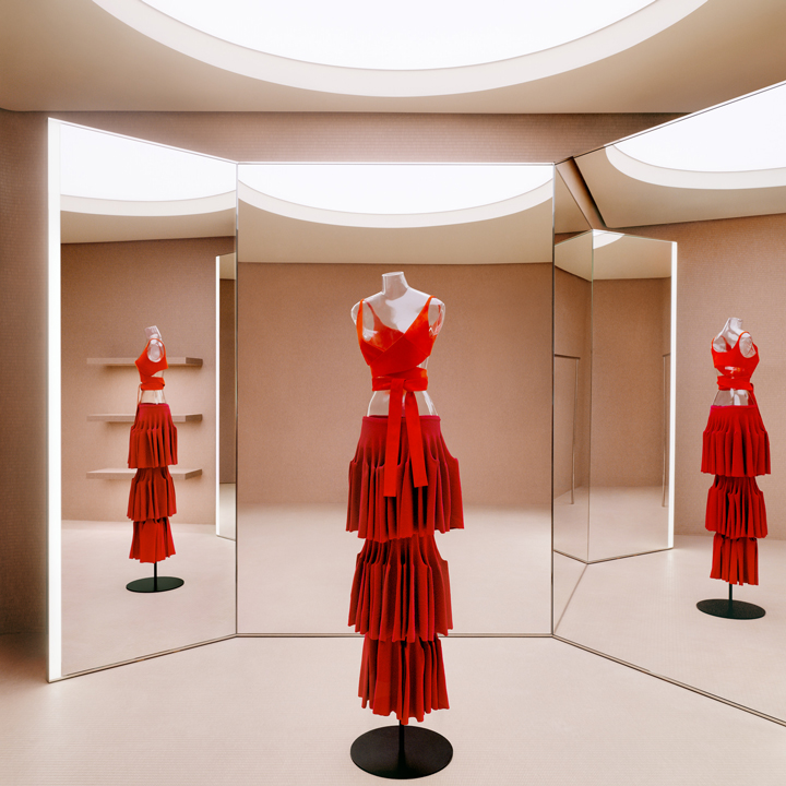 ALAÏA Miami: professional product display and interior