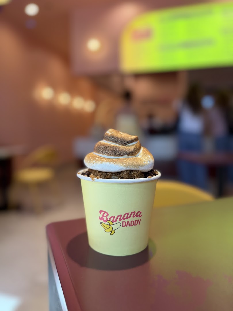 Banana Daddy: appetizing, high-quality product photo