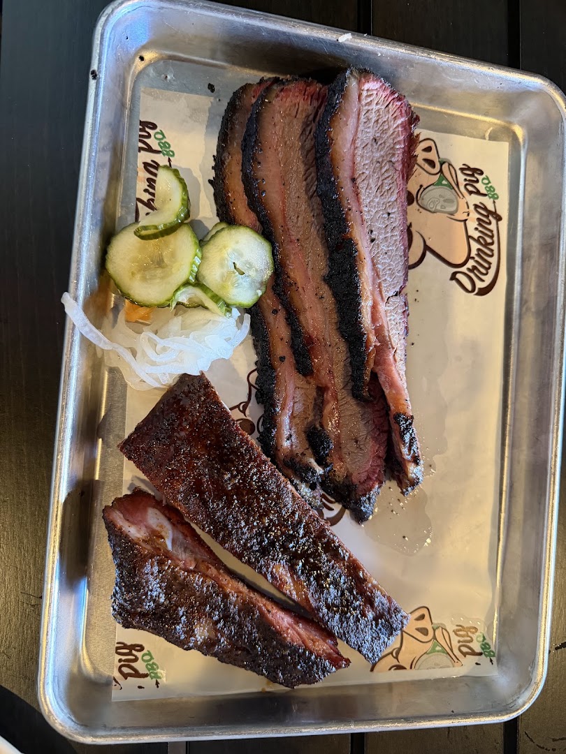 Drinking Pig BBQ: appetizing, high-quality food photo