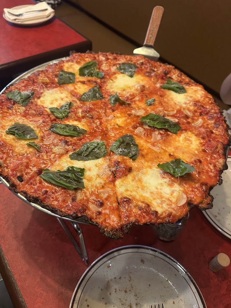 Fratesi's Pizza: appetizing photo of restaurant pizza