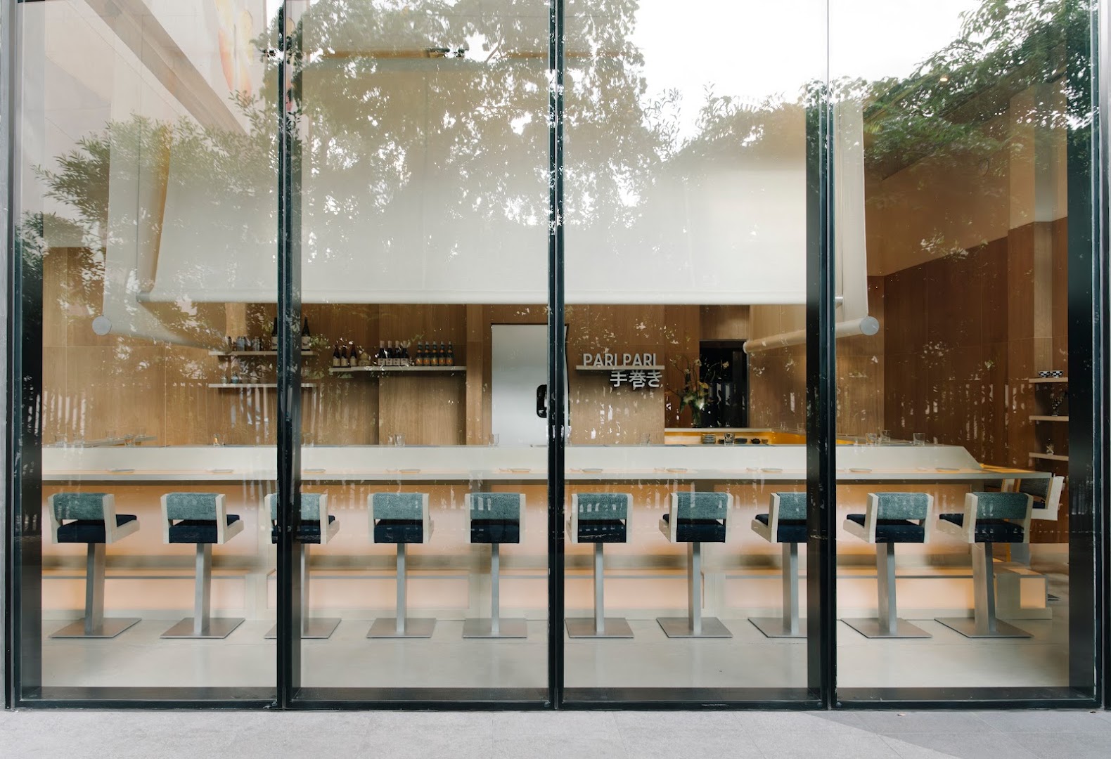 Pari Pari Handroll Bar: professional shot of restaurant interior