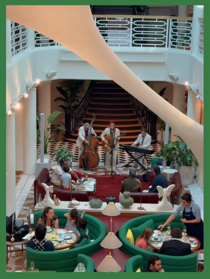Torno Subito: atmosphere and live music