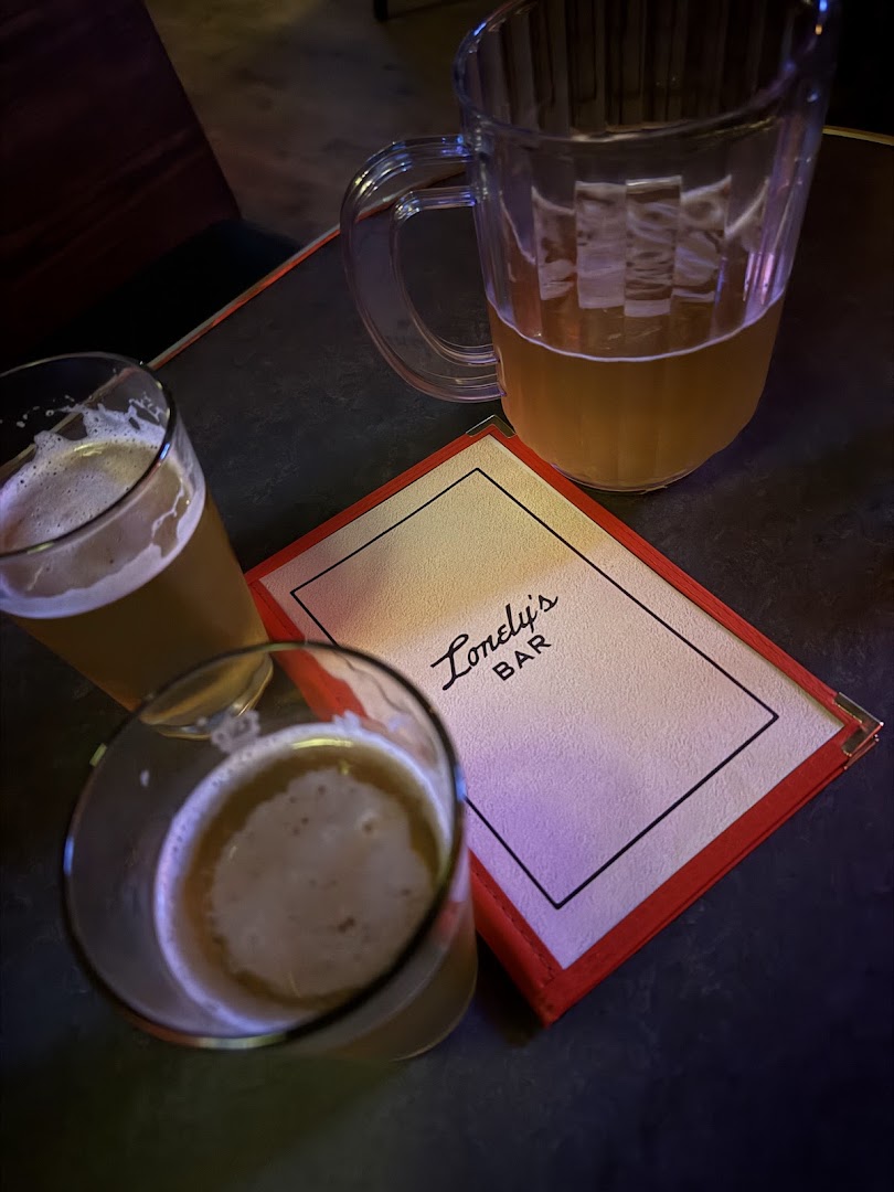 Lonely's Bar: clear photo of bar drinks