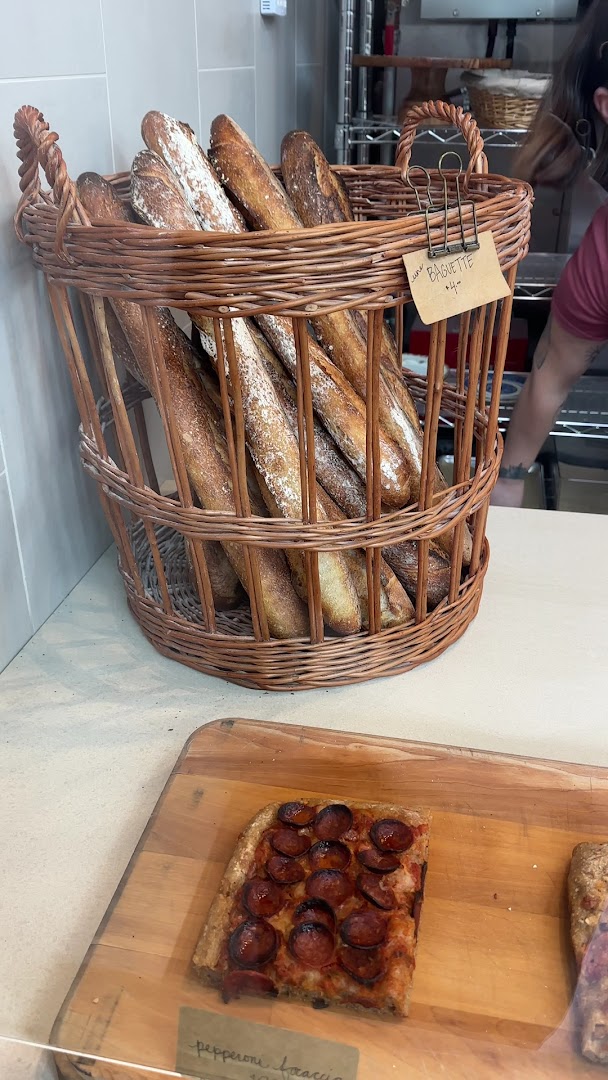 Moulin: appetizing display of fresh food