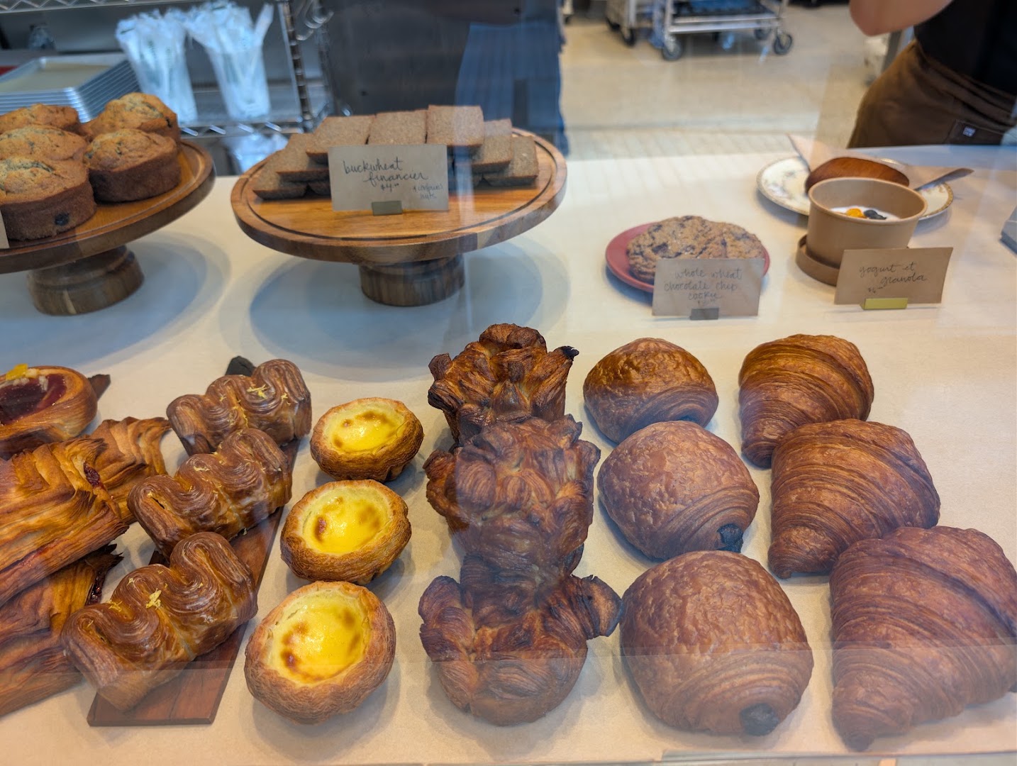 Moulin: appetizing display of fresh pastries