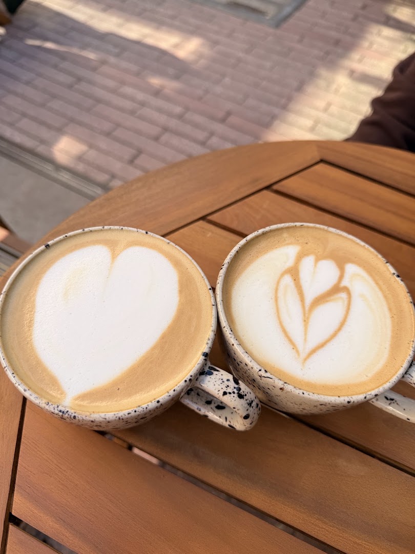 Moulin: appealing photo of coffee drinks