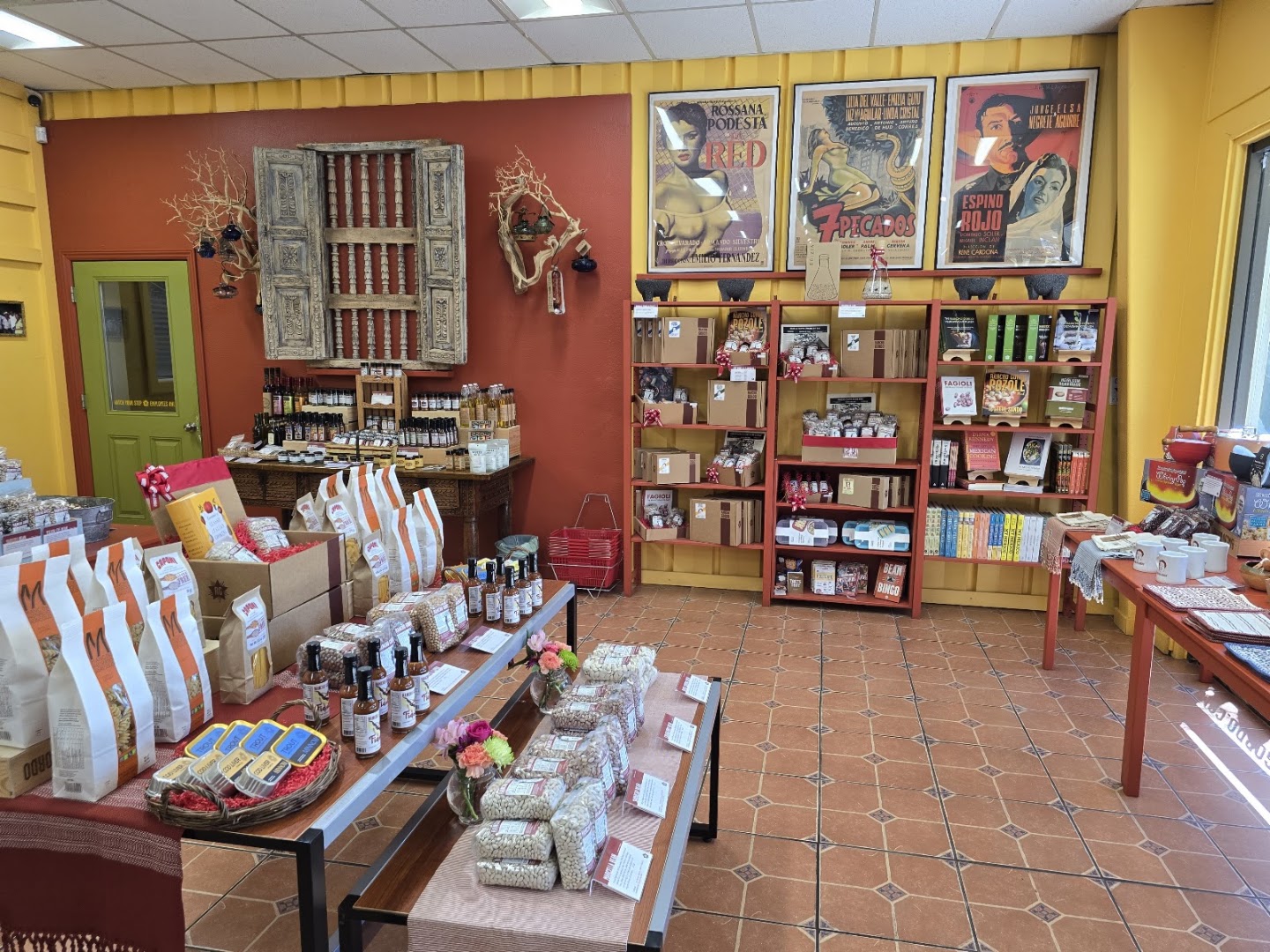 Rancho Gordo: clear, inviting shop interior display