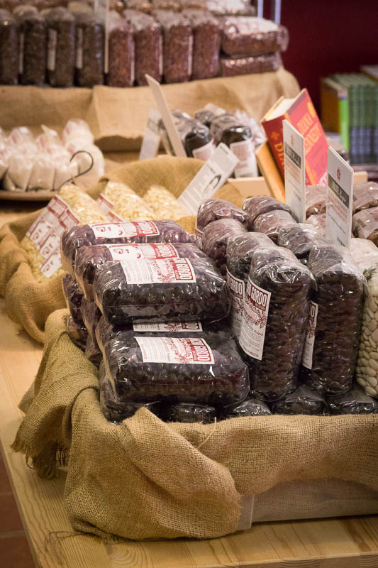 Rancho Gordo: clear display of shop products