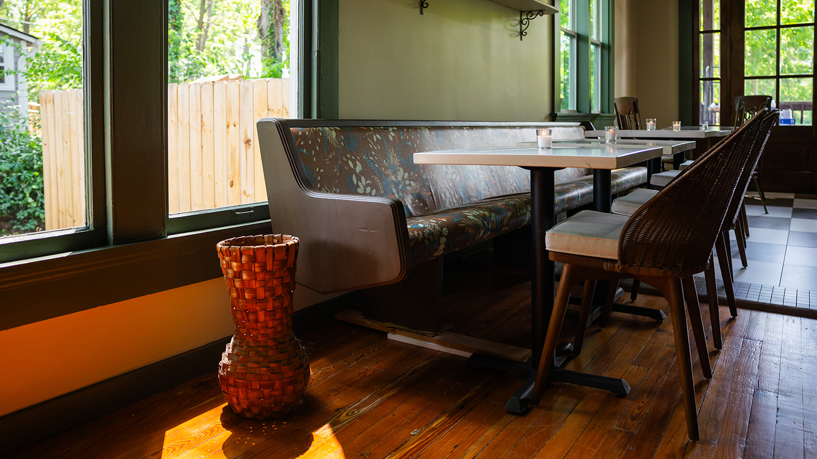 Antoinette's Wine + Provisions: clear, inviting interior atmosphere