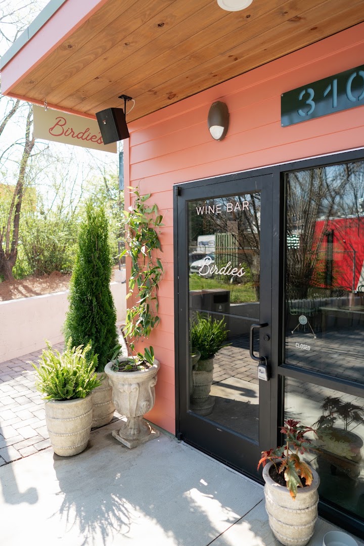 Birdie's: clear, professional exterior shot