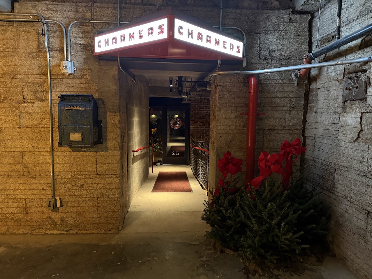 Charmers: clear, inviting entrance photo