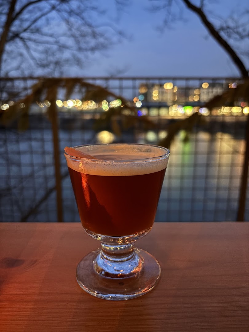 Charmers: high quality, atmospheric cocktail shot
