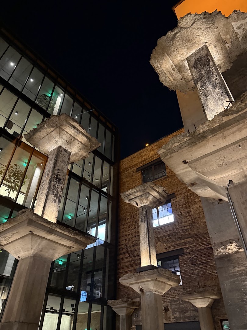 Close Company: atmospheric and high quality photo
