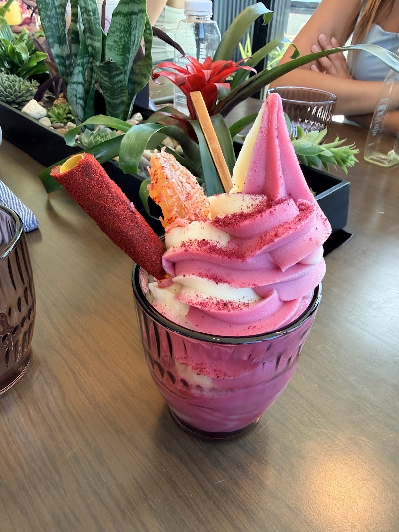 COA Rooftop: appetizing photo of bar dessert