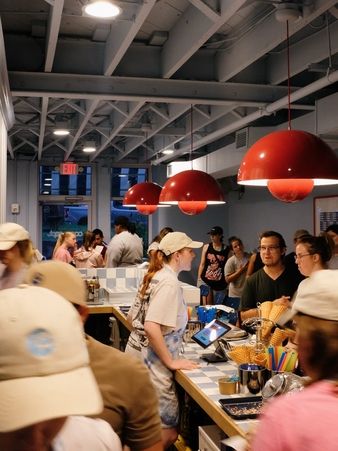 Cone-cept: lively atmosphere and staff
