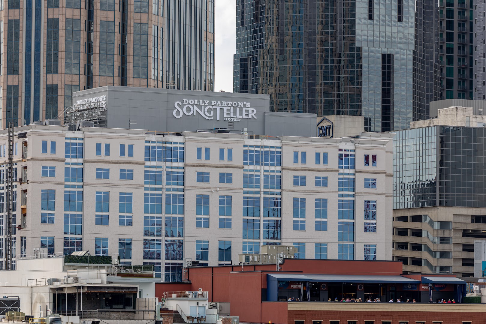 Dolly Parton's SongTeller Hotel: clear exterior shot of hotel