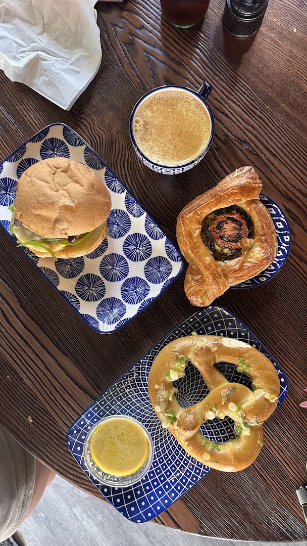 Em & Me Cafe: appetizing photo of cafe food