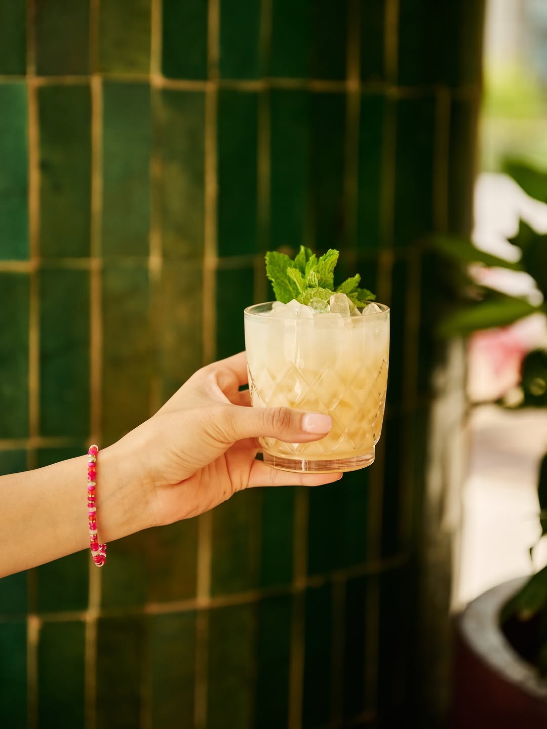 Glowbird: high quality cocktail photography