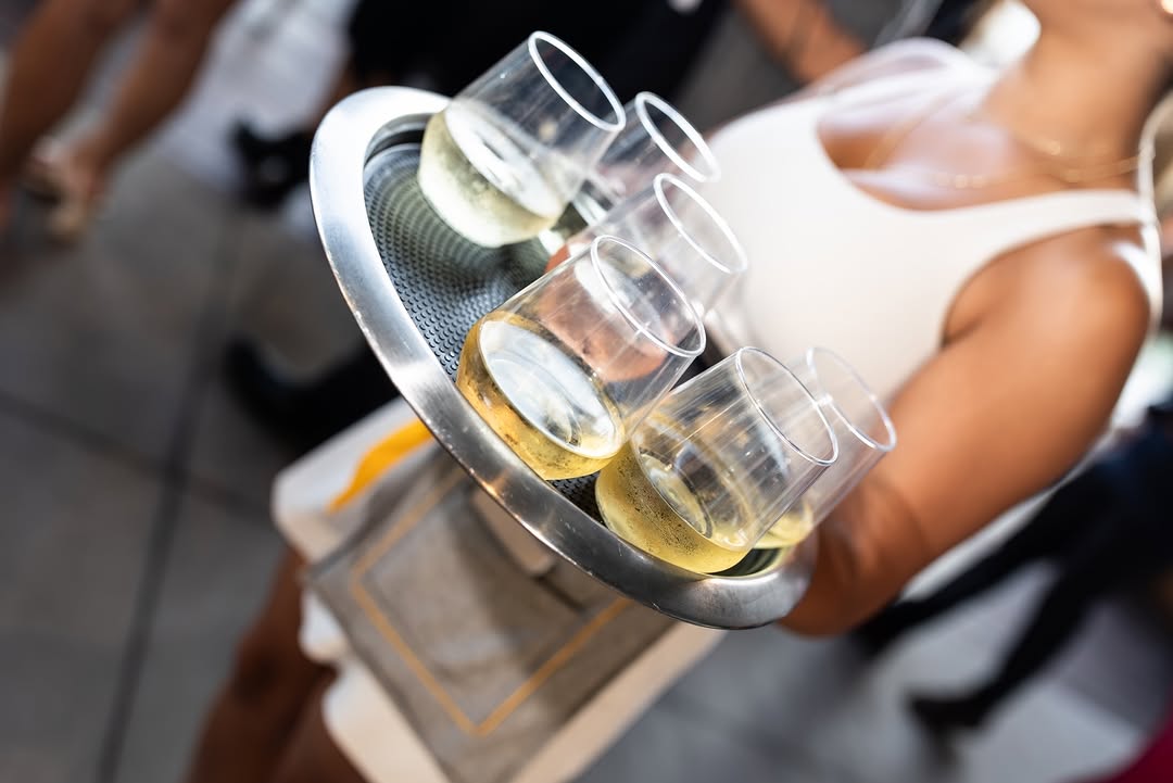 Glowbird: professional shot of bar service