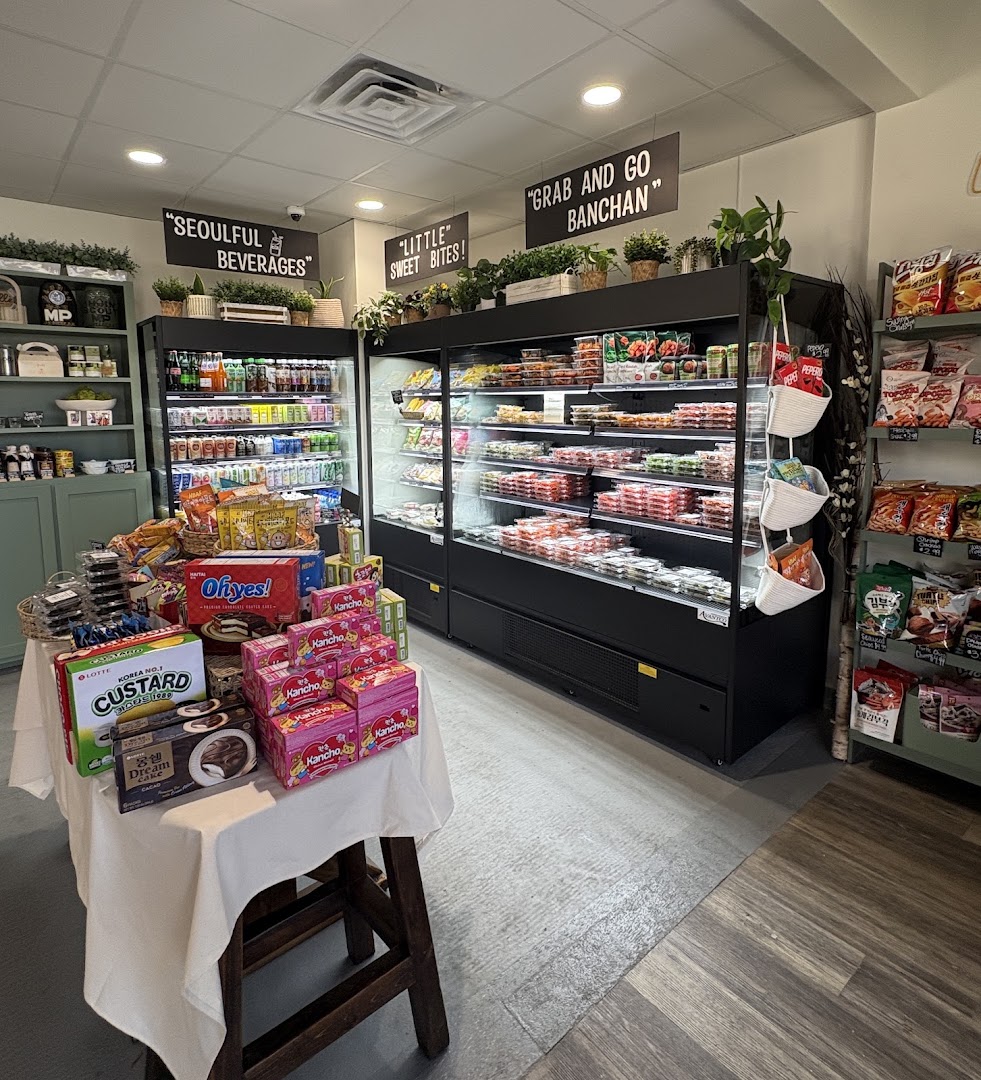 Ollé Korean Eats: clear view of shop interior
