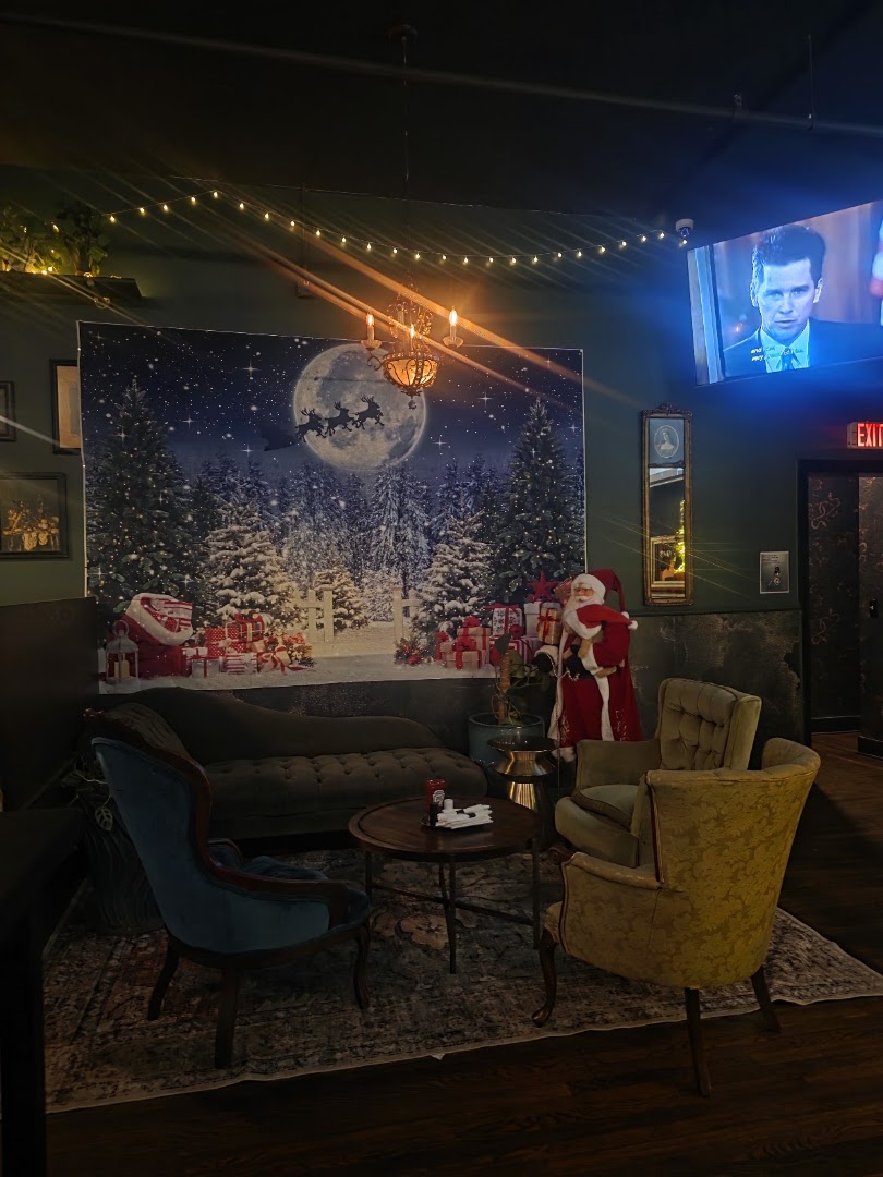 Perfectly Fine: venue atmosphere and decor