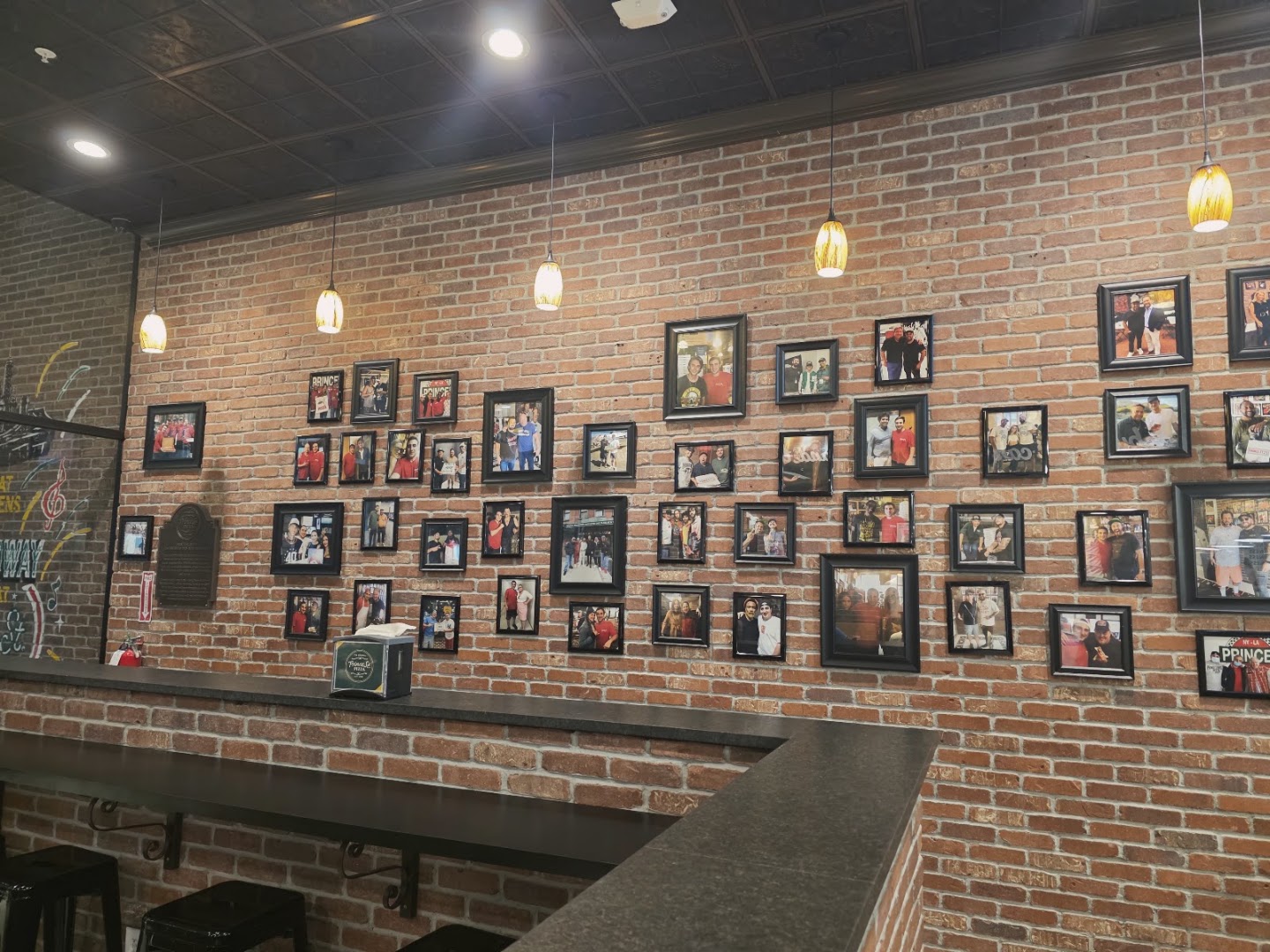 Prince St. Pizza: restaurant interior and atmosphere