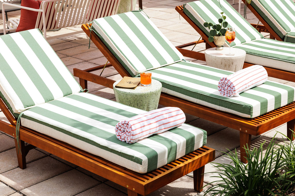 The Chloe Nashville: attractive pool lounge area photo